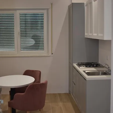 Airen 호텔 Velipojë