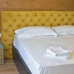 Airen Hotel *